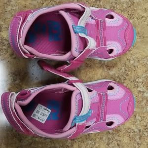 Striderite 8m toddler girls shoes.
